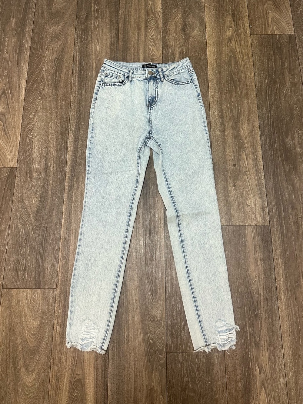 Versona Light Blue Skinny Jeans with Distressed Hem